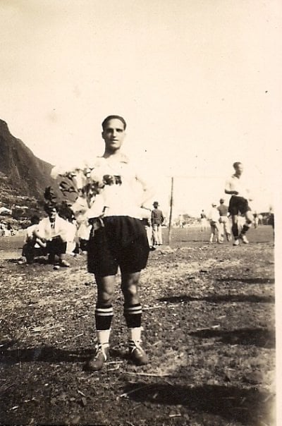 Joseph Freitas na Normandia em 1944 --- Joseph Freitas in Normandy in 1944